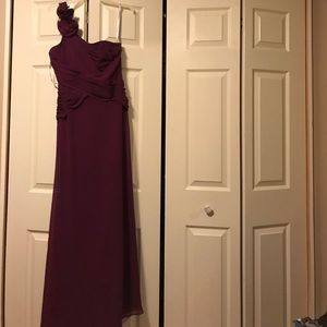 One shoulder dress