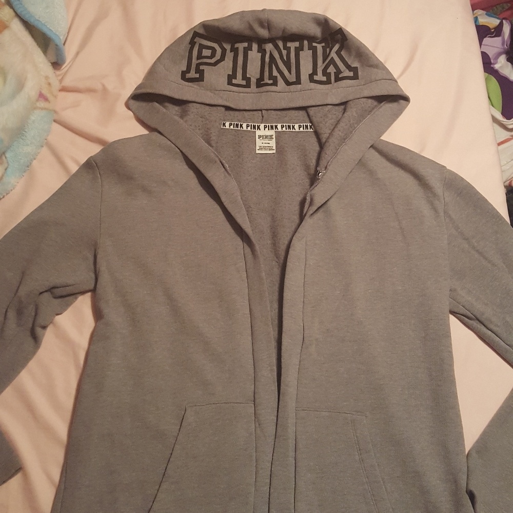 MEDIUM VS PINK NO ZIP HOODIE !