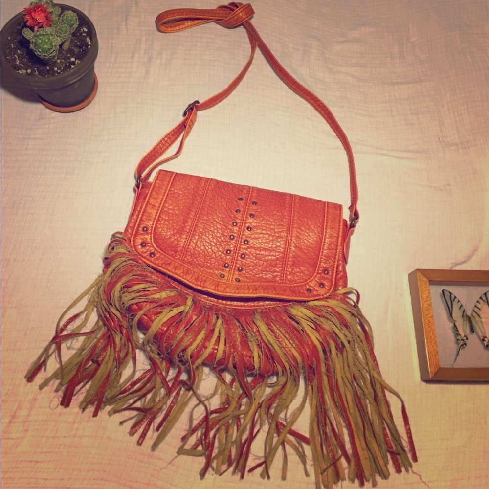 Distressed purse🌻