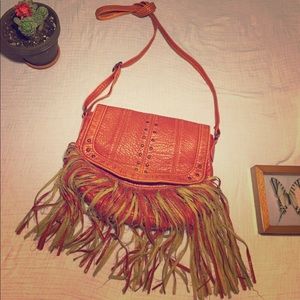 Distressed purse🌻