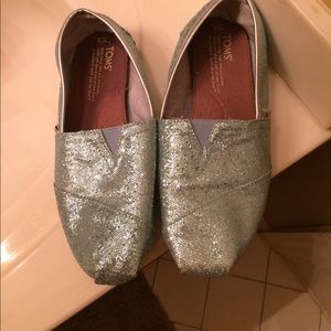Sparkly blue Toms