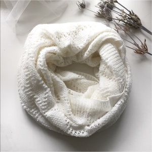 H&M knit circle scarf