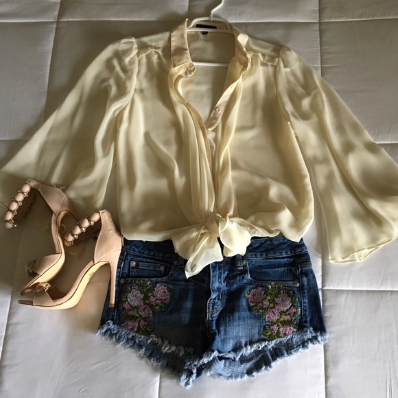 American Eagle Embroidered Floral Shorts - Picture 3 of 8