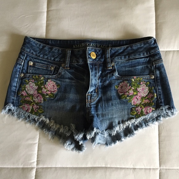American Eagle Embroidered Floral Shorts - Picture 4 of 8