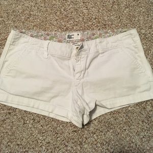 White Shorts, Size 6