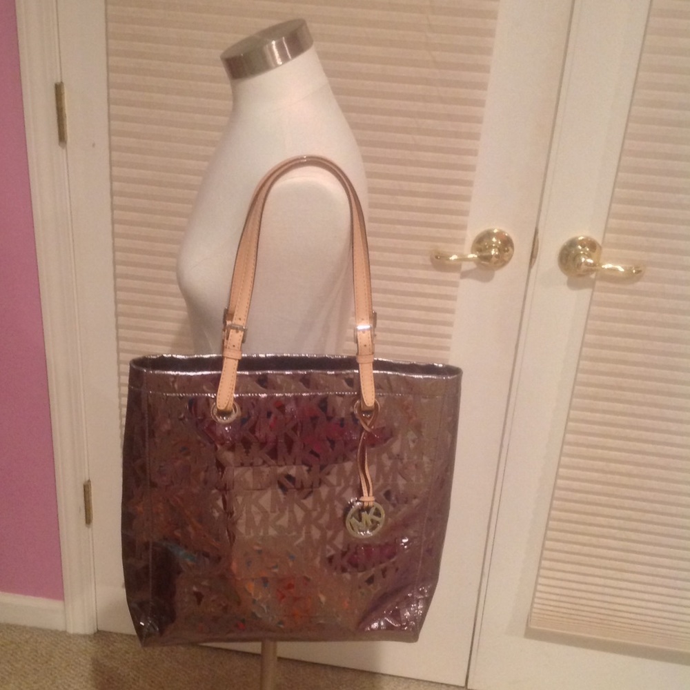 Michael Kors Jet Setter Silver Large Tote
