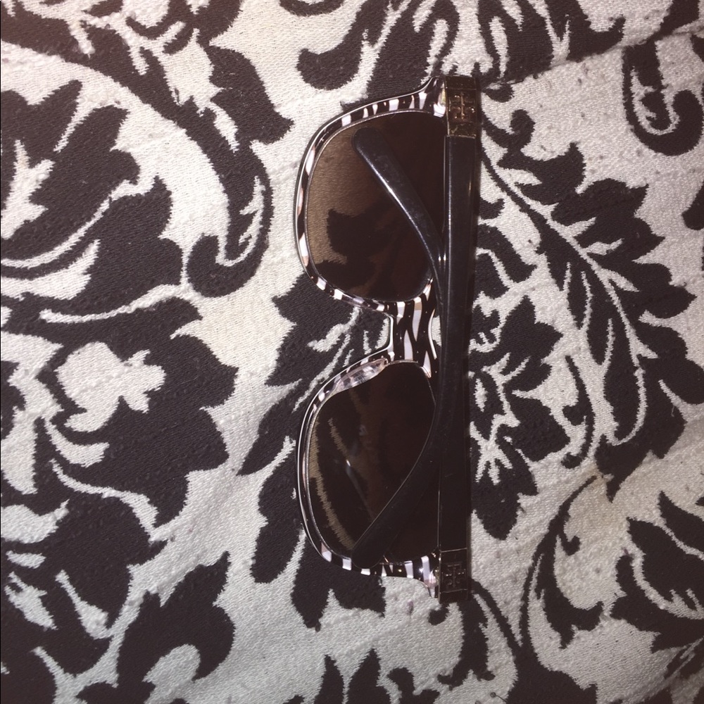 TORY BURCH SUNGLASSES