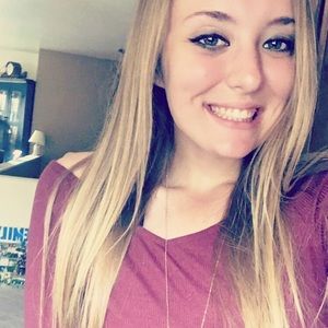 Meet your Posher, Katelyn