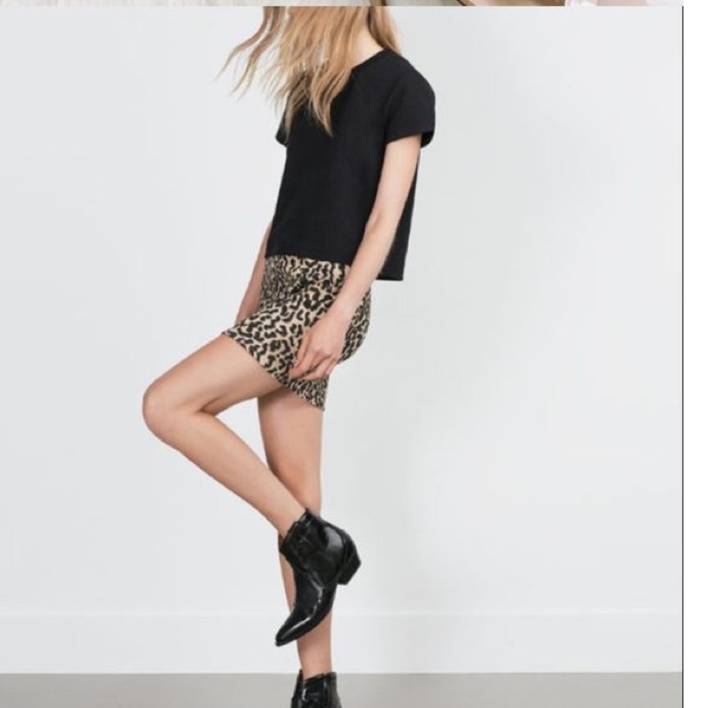 Zara Leopard print miniskirt