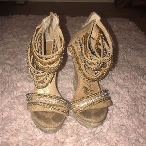 Gold wedges