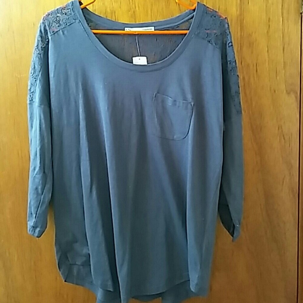 NWT Maurices Raglan