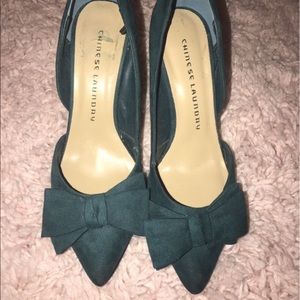 Suede heels bow accent