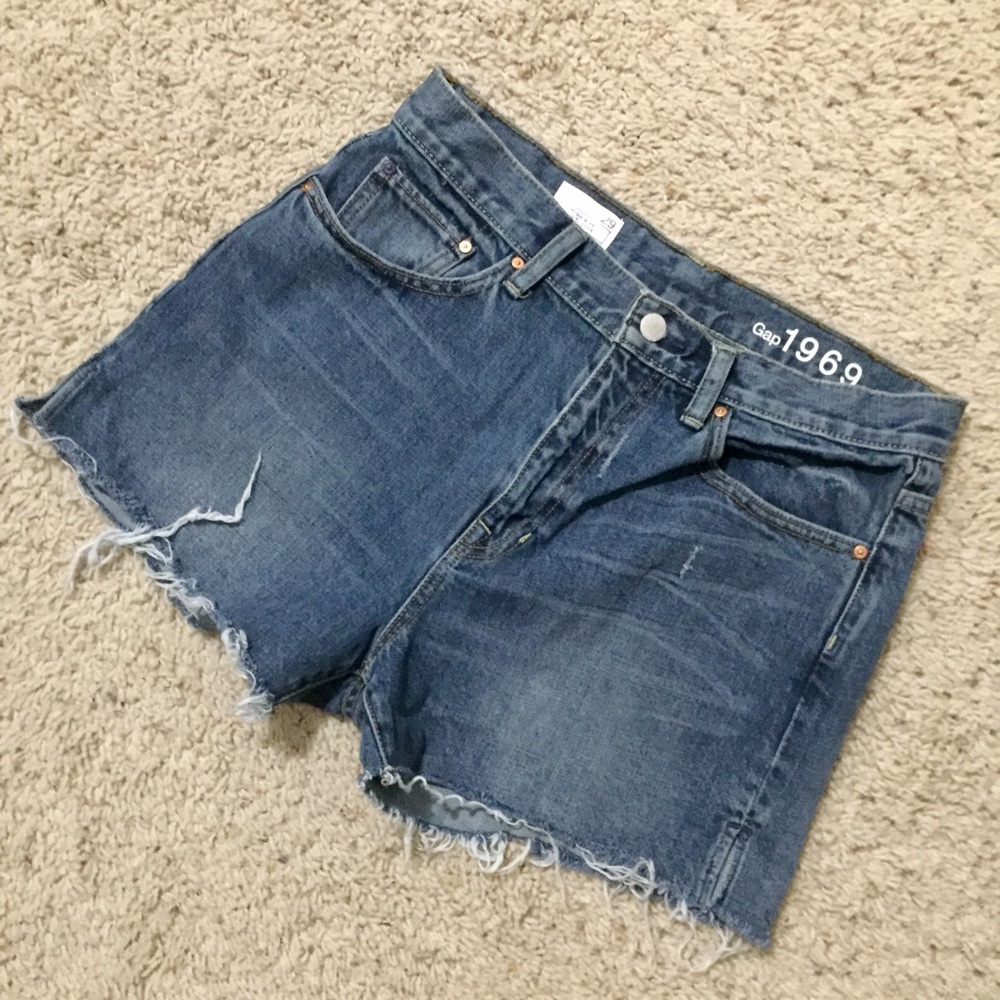 GAP NWOT high rise cutoff denim shorts
