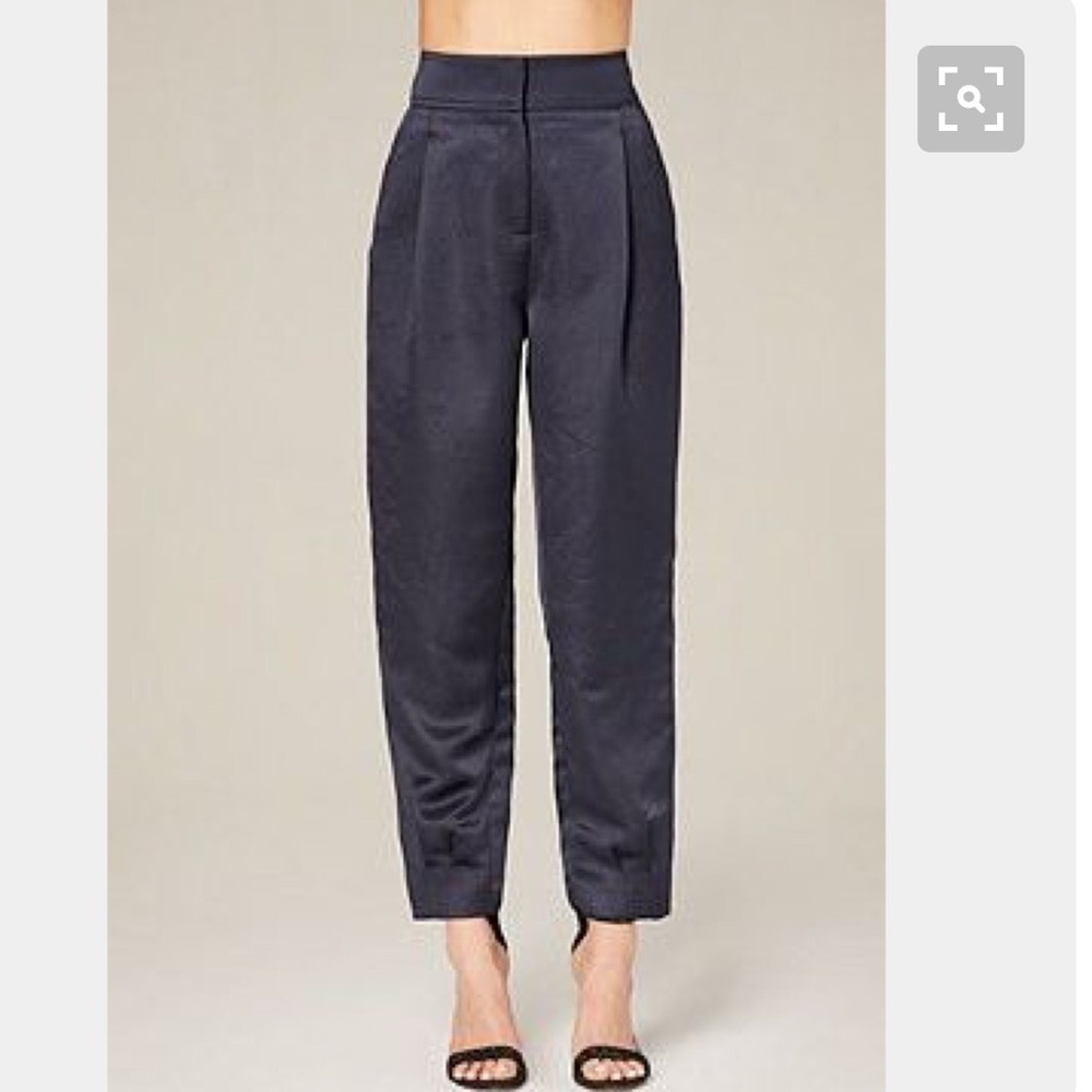 Bebe pleated front overlap pant