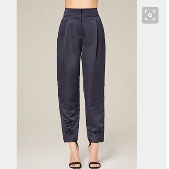 Bebe pleated front overlap pant - Picture 1 of 7