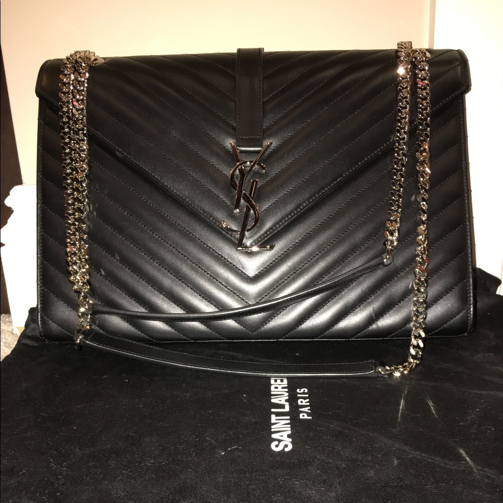 ❤️sold❤️Classics YSL envelope bag (large)