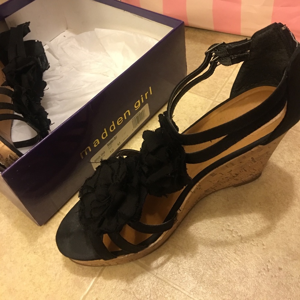 Madden girl wedges