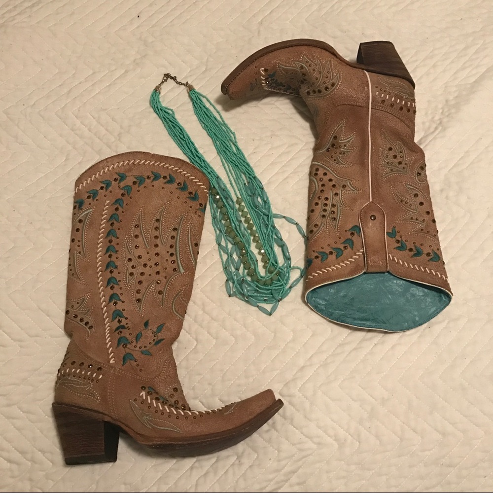 Corral boots