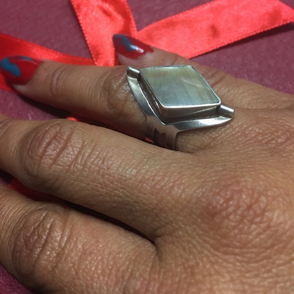 Imported Peru turning stone .950 silver ring - Picture 2 of 4
