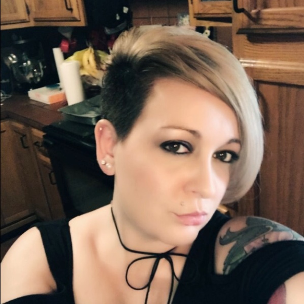 Meet your Posher, Ashley