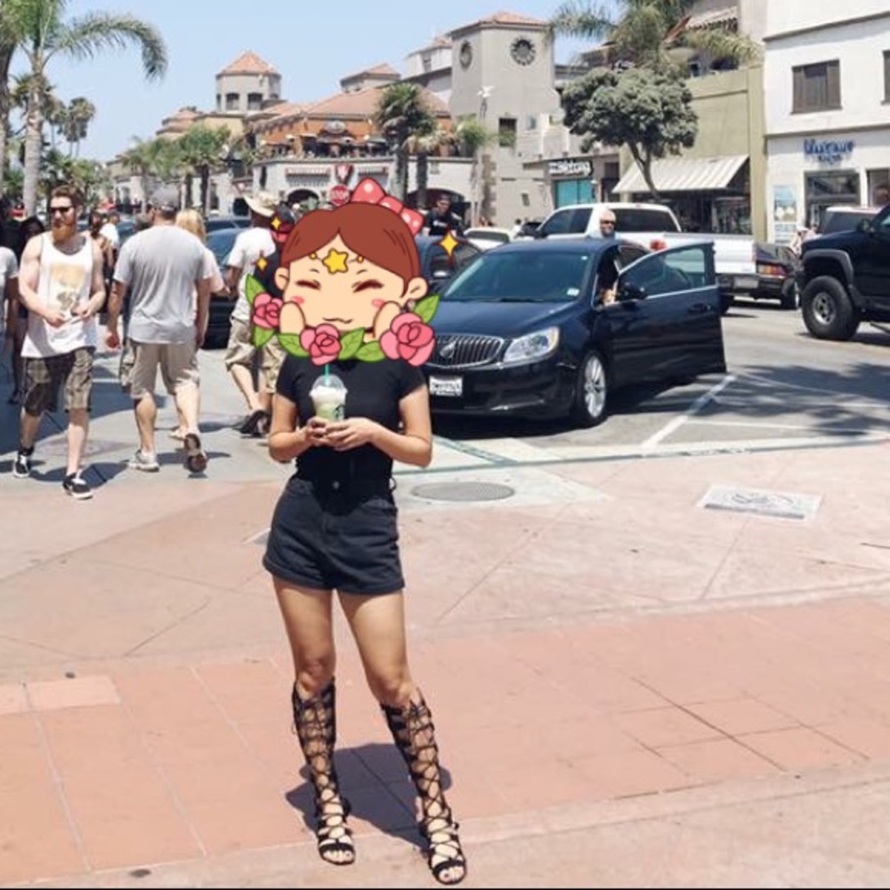 Black Cape Robin Gladiator Sandal size 6