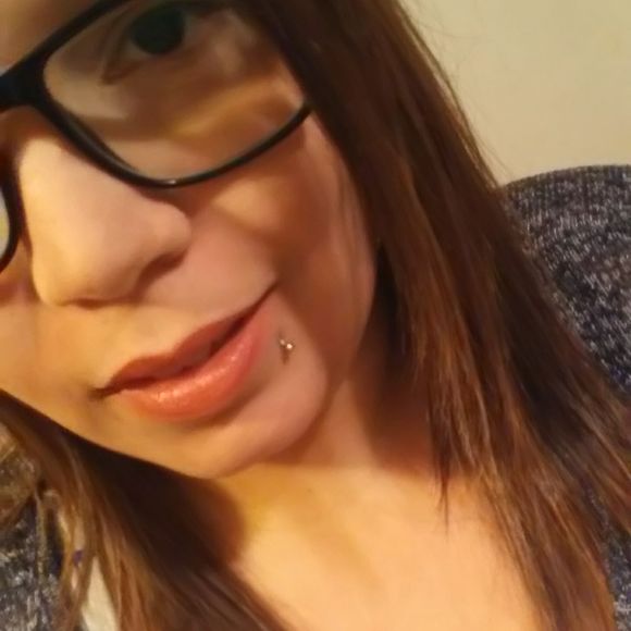 Meet your Posher, Ruth - Picture 1 of 1