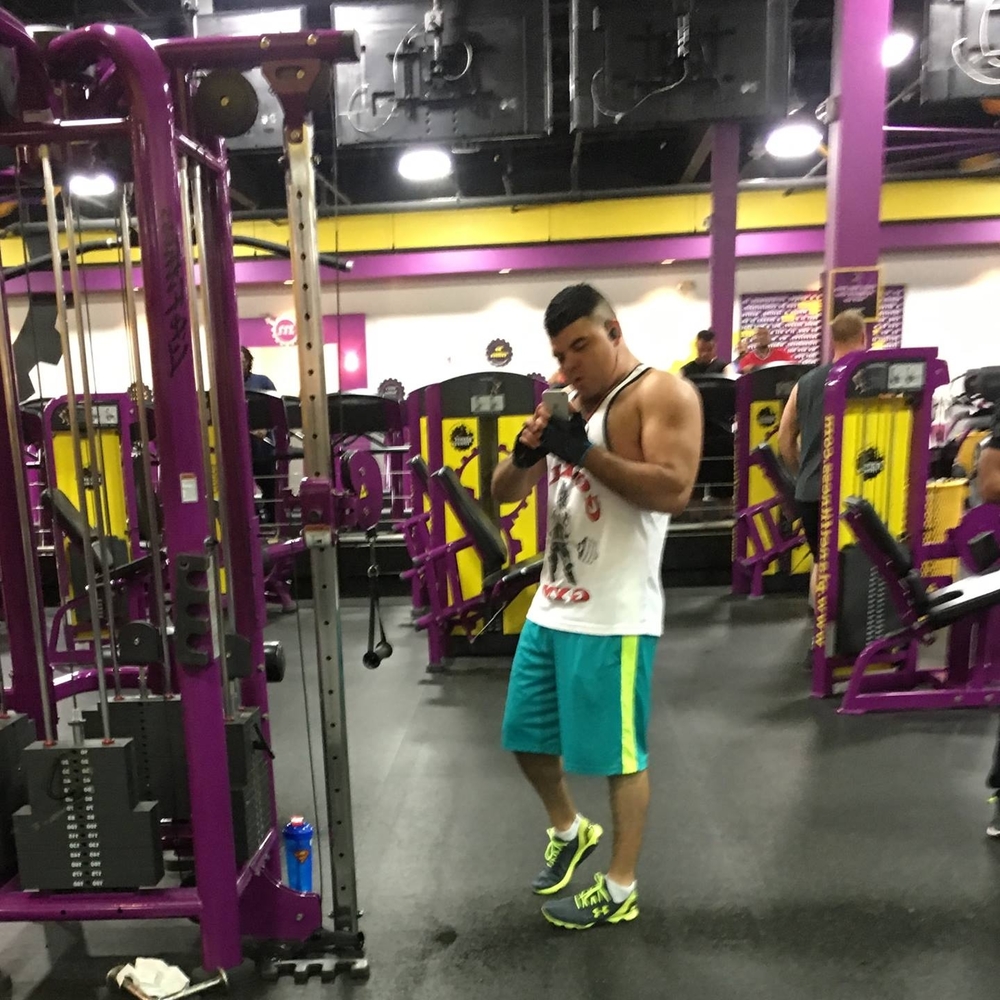 Meet your Posher, Efrain