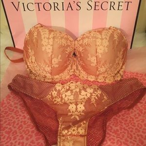 Victoria's Secret Dream Angels Push-Up Bra Set
