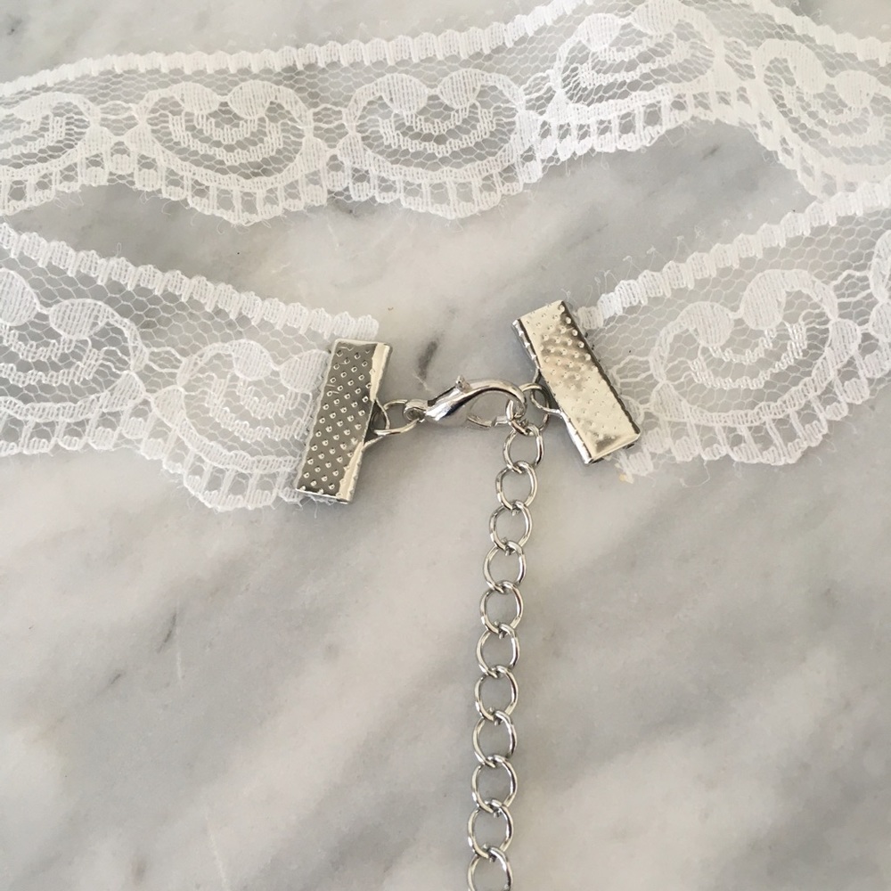 White Victorian Lace Choker❤️ - Picture 4 of 4