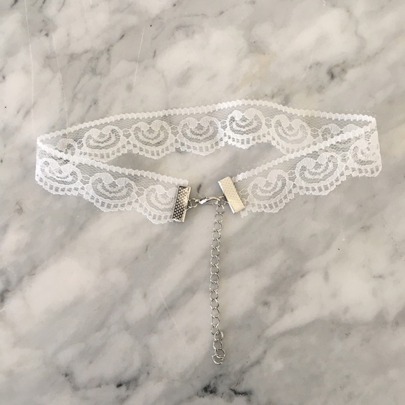White Victorian Lace Choker❤️ - Picture 3 of 4