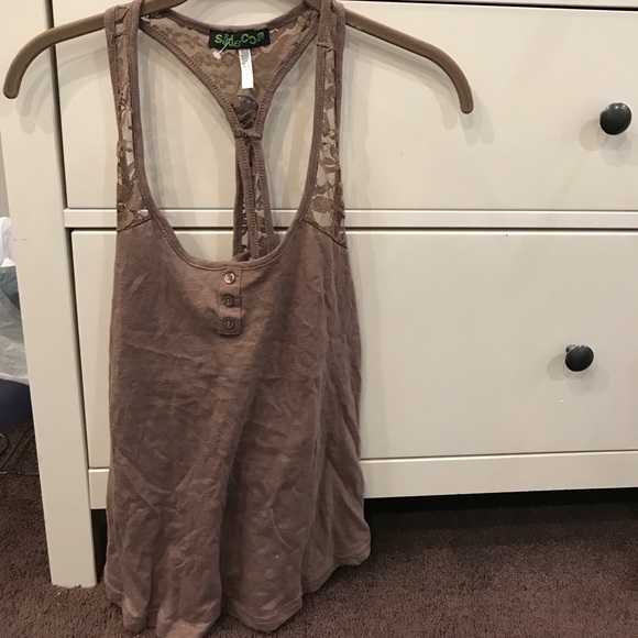 Tank - Picture 2 of 4