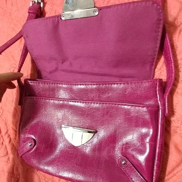Kenneth Cole pink crossbody handbag - Picture 3 of 4