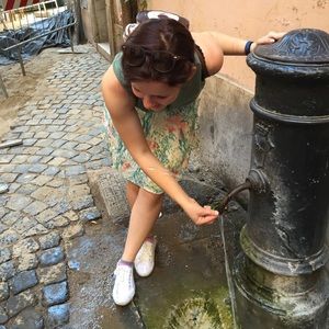 Meet your Posher, Alexis