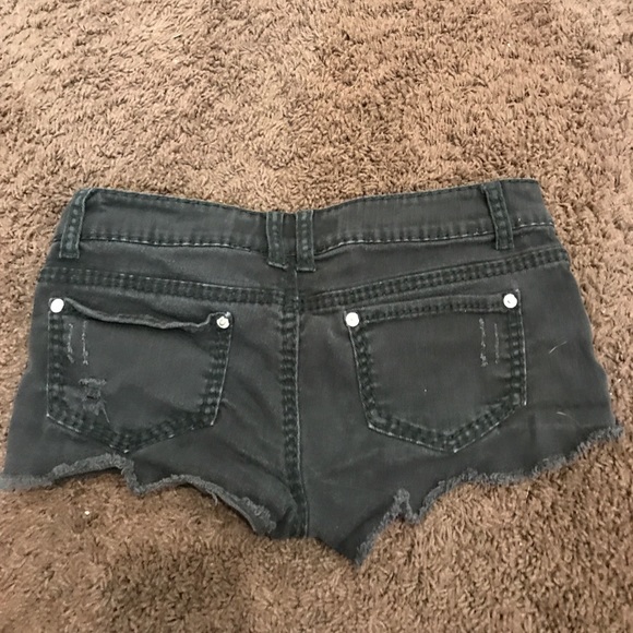 Shorts - Picture 2 of 3