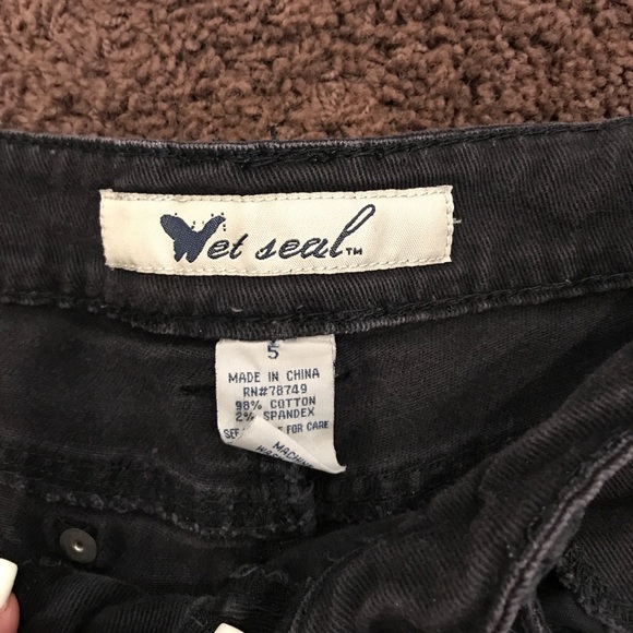 Shorts - Picture 3 of 3