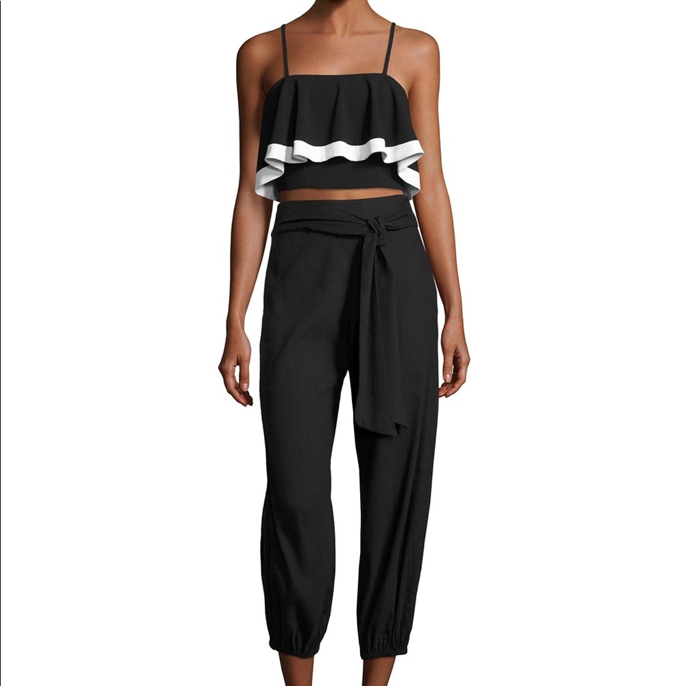 ✨BNWT✨ REHAB Black & White Flirty Ruffle Crop Top - Picture 3 of 3