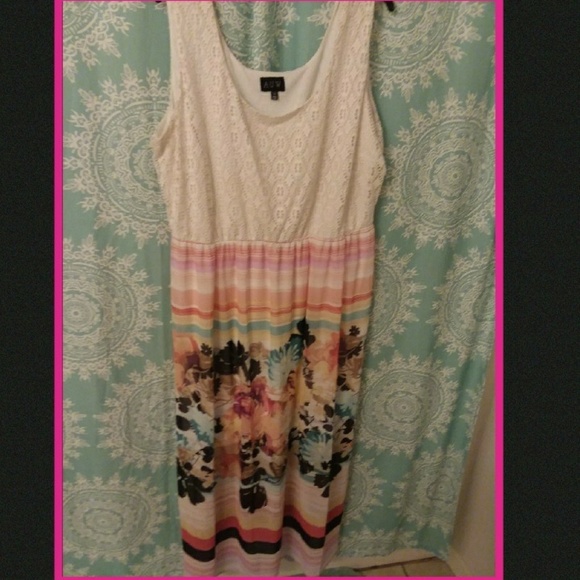 Beautiful maxi dress - Picture 1 of 2