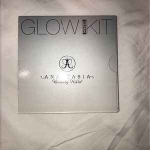 Anastasia Glow Kit in Gleam