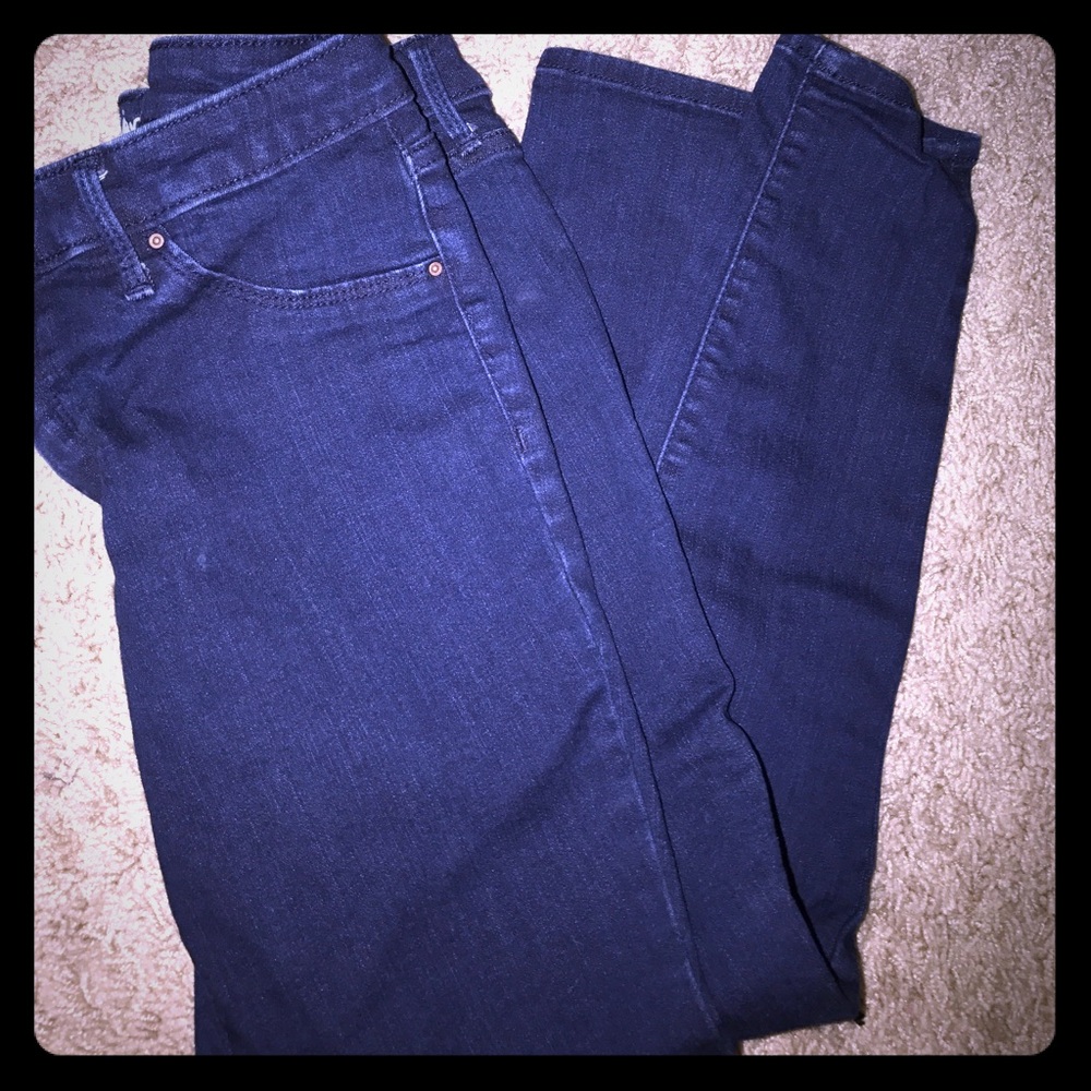 Mossimo capris dark wash size 28