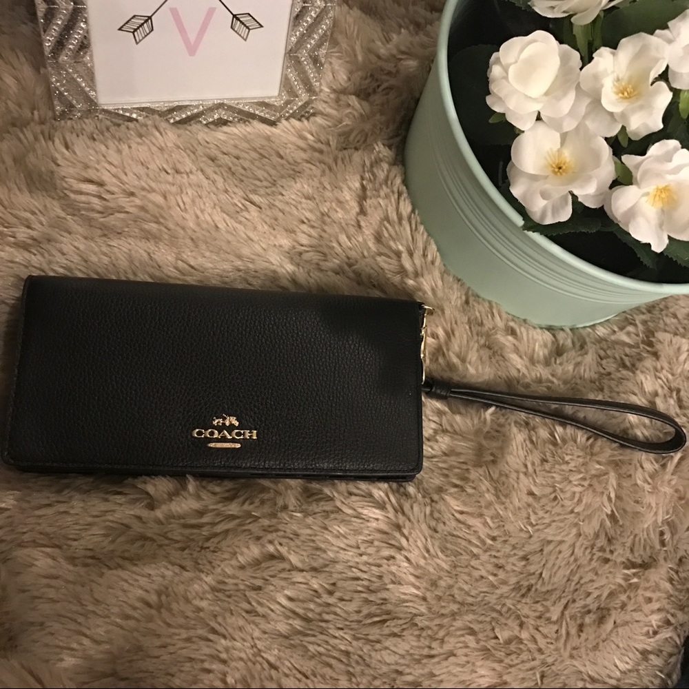 🌼GIFT WITH PURCHASE🌼Coach Wristlets