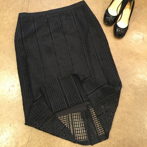 classiques entier Dresses & Skirts - Cassiques lined crochet midi 🔥🎀🛍