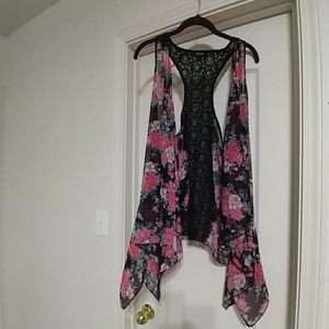 Plus Size Floral & Lace Racerback Vest