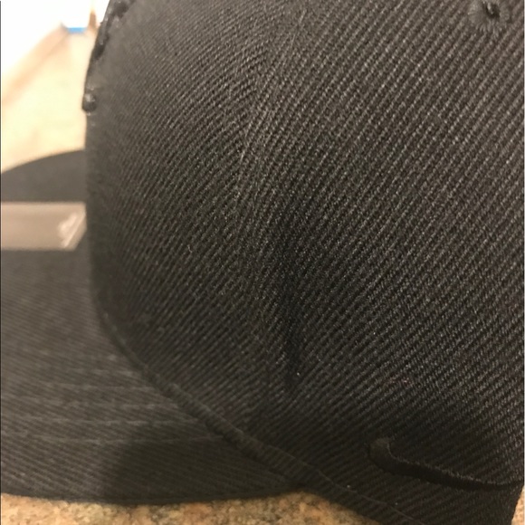 Hat - Picture 1 of 2