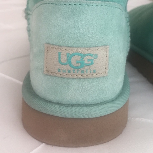 Bailey Ugg Boots - Picture 2 of 4