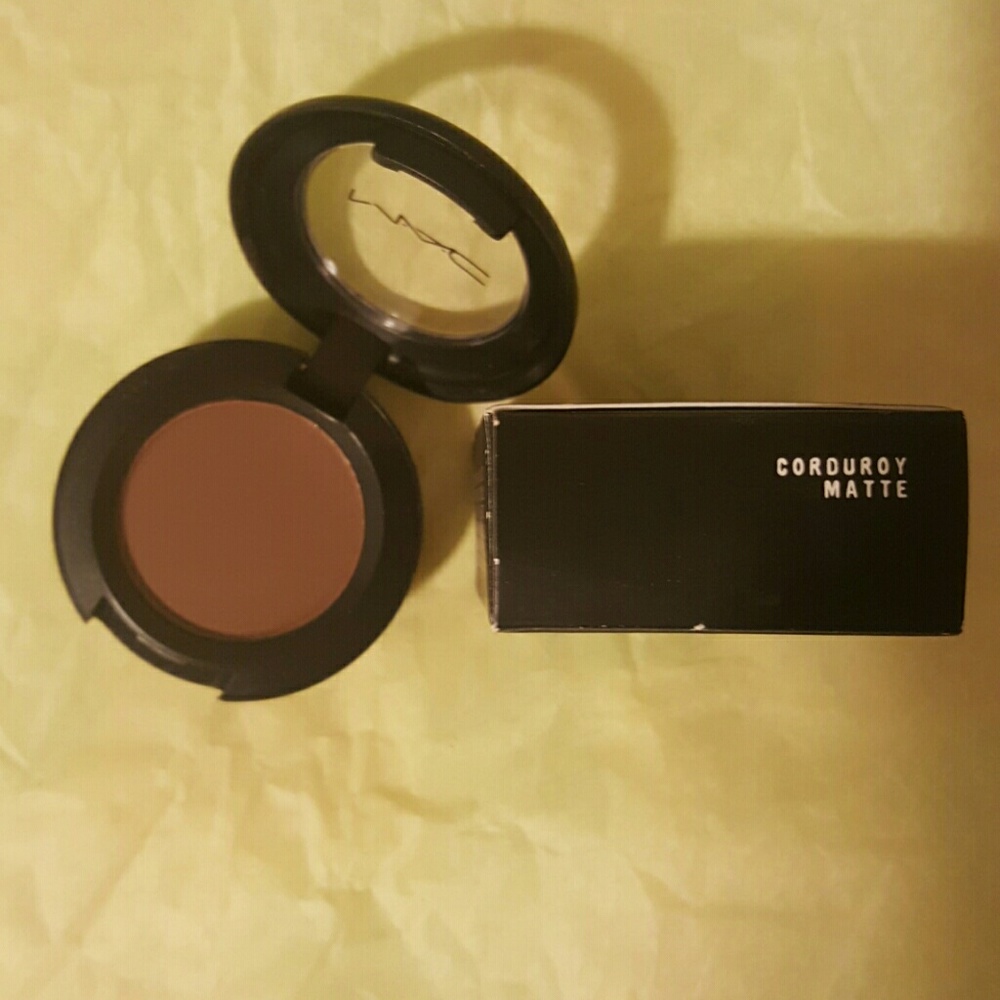 MAC Eyeshadow "Corduroy"