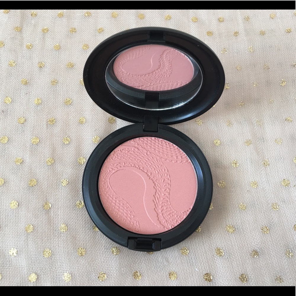 MAC Shell Pearl Beauty Powder