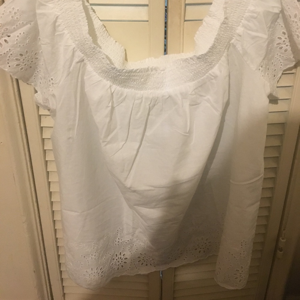 Off shoulder embroider blouse