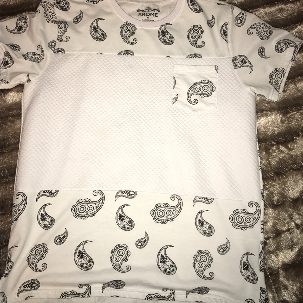 white and black short sleeve T-shirt!!!!!!