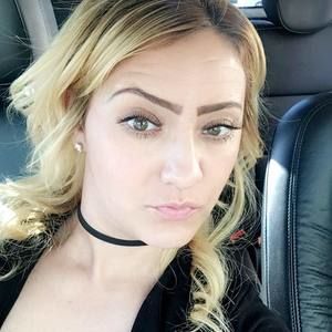 Meet your Posher, Lola