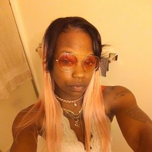 Meet your Posher, Nana